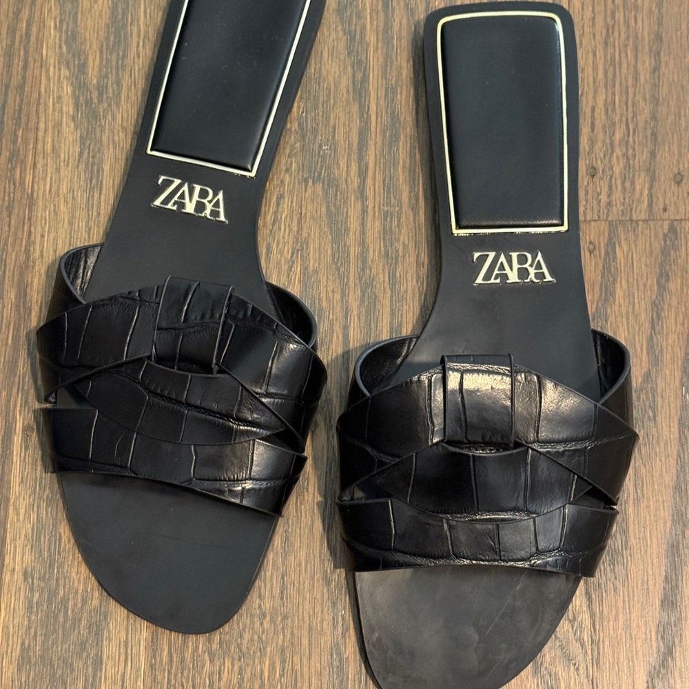 Zara Black Croc-Embossed Sandals